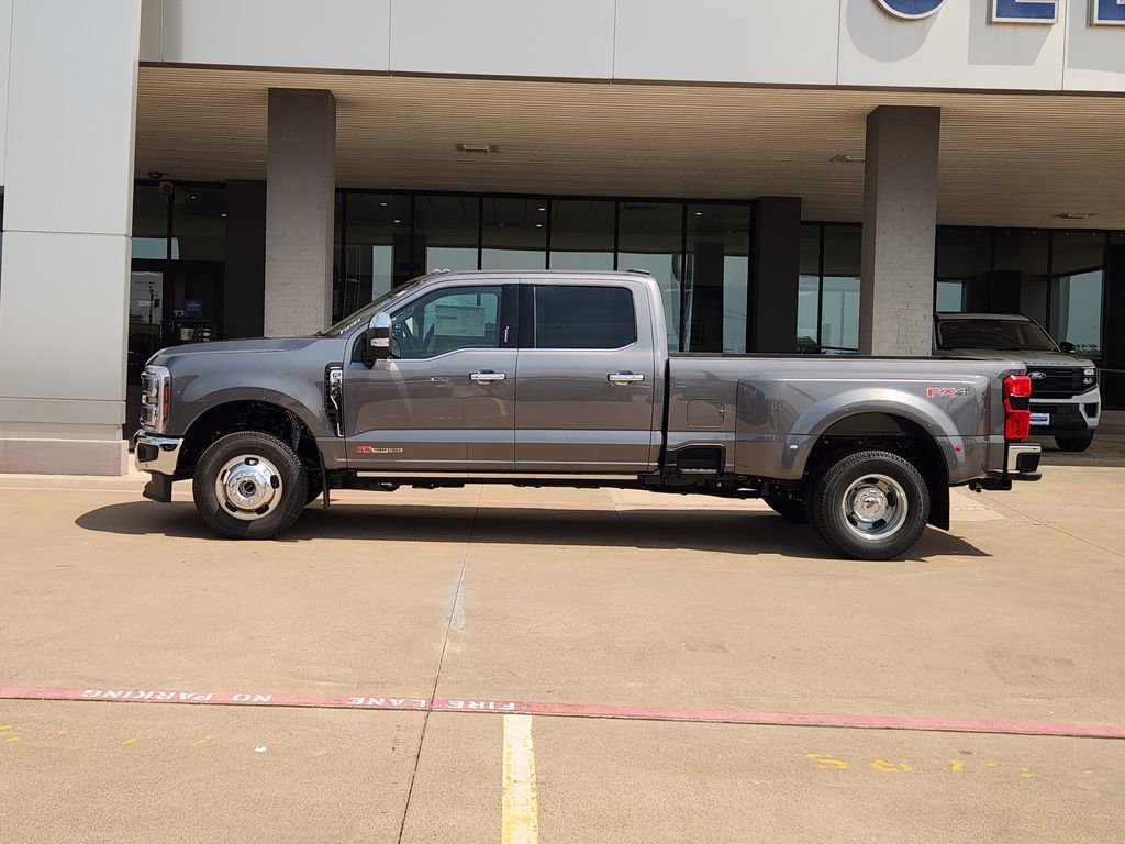 New 2026 Ford F350 Lariat image 3