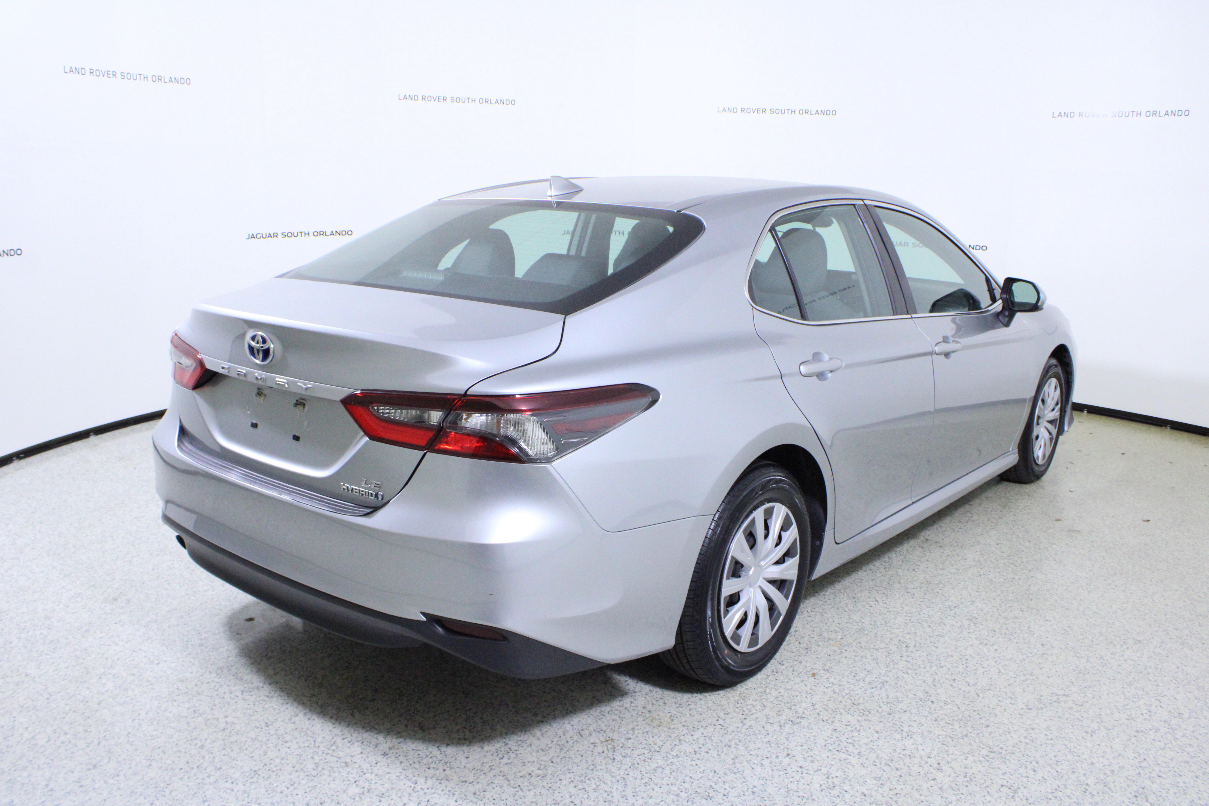Used 2022 Toyota Camry LE image 7