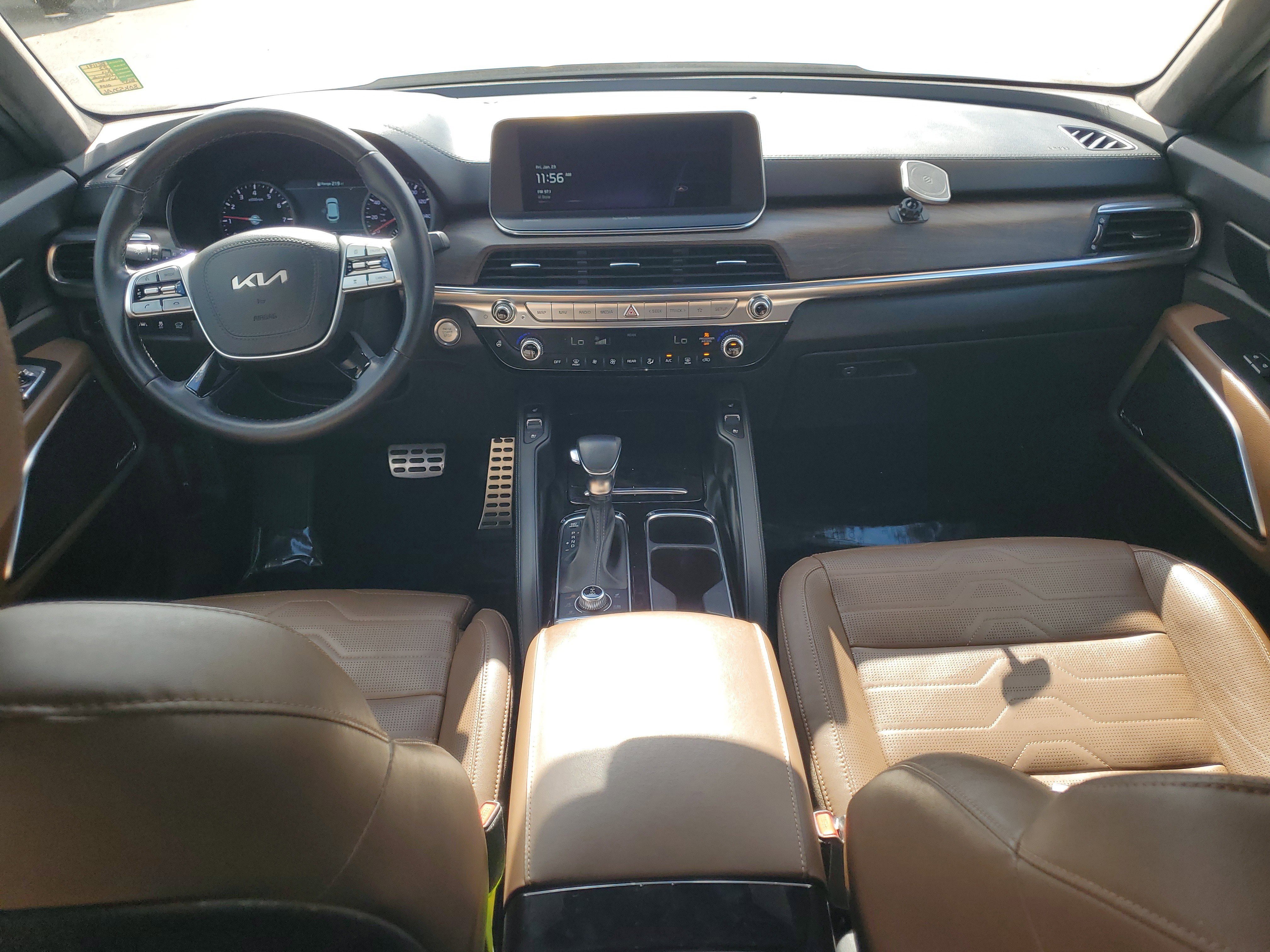 Used 2022 Kia Telluride SX w/ SX Prestige Package image 16
