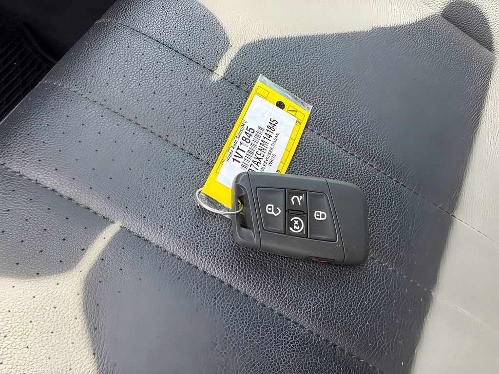Used 2022 Volkswagen Tiguan SE FWD image 24