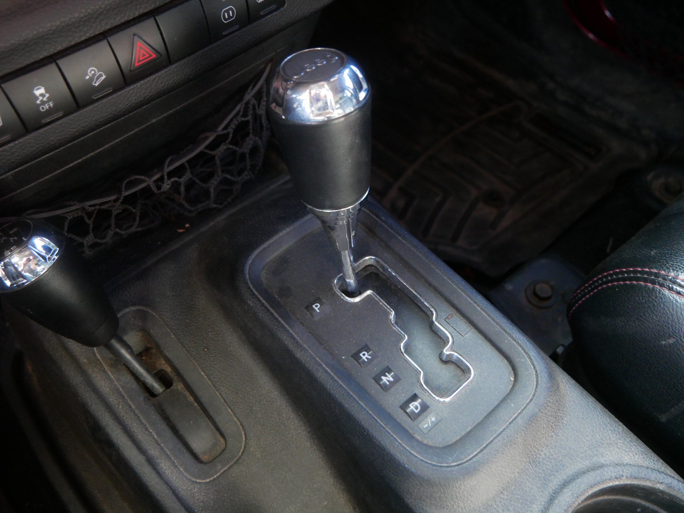 Used 2012 Jeep Wrangler Unlimited Sahara AWD/4WD image 24