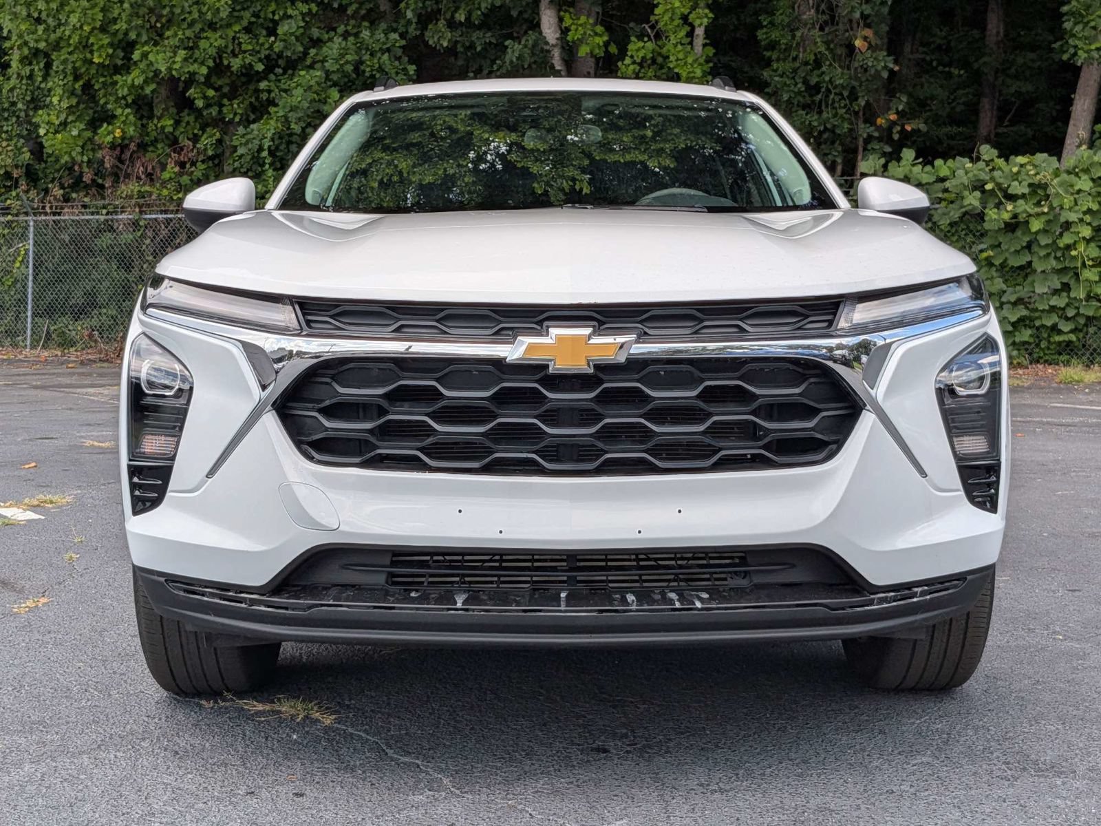 Used 2025 Chevrolet Trax LT FWD image 8