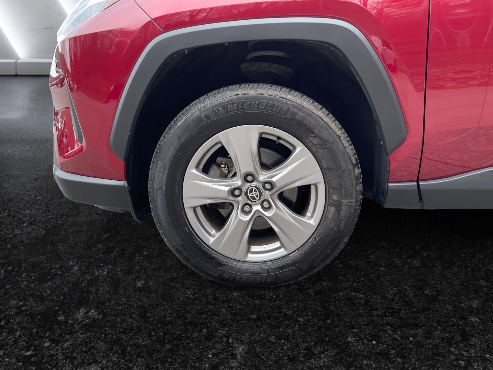 Used 2023 Toyota RAV4 XLE w/ Convenience Package image 15