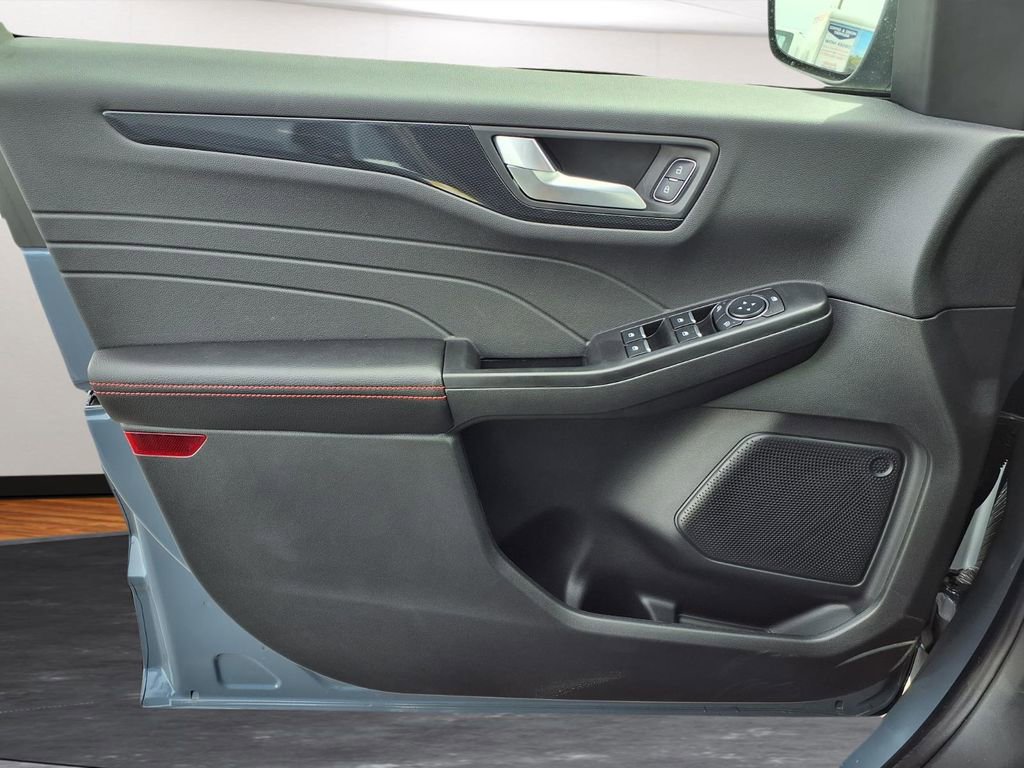 New 2026 Ford Escape ST-Line w/ Tech Pack #1 image 16