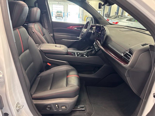 Used 2025 Chevrolet Traverse RS AWD/4WD image 24
