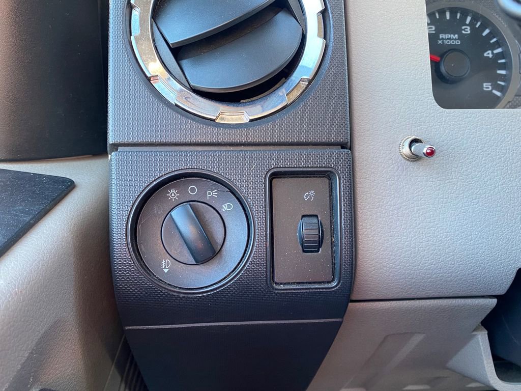 Used 2009 Ford F250 XLT AWD/4WD image 23