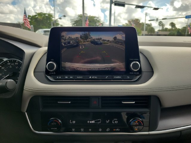 Used 2023 Nissan Rogue SV FWD image 26