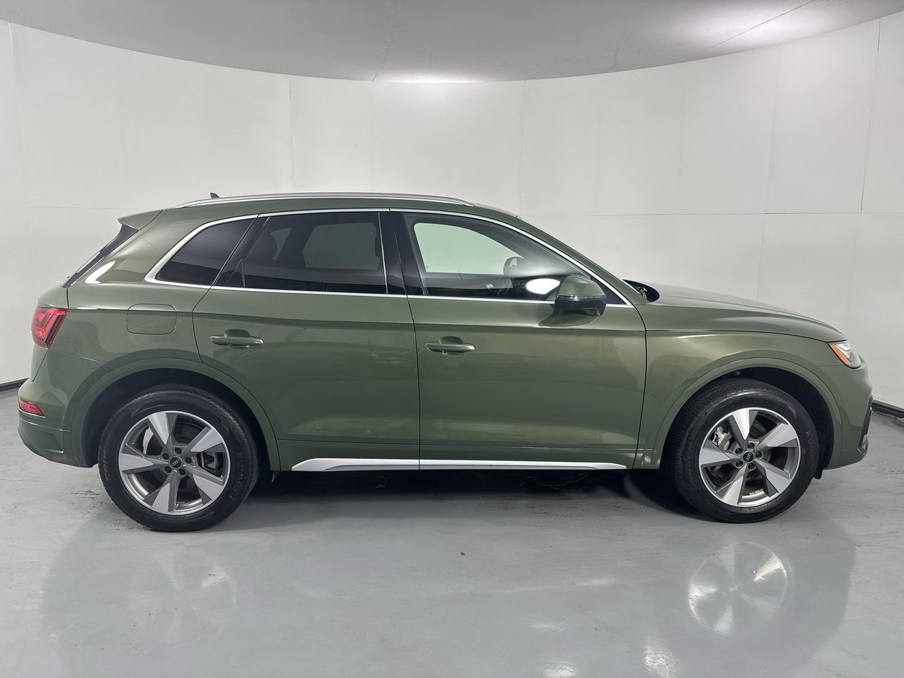 Used 2023 Audi Q5 2.0T Premium w/ Convenience Package AWD/4WD image 38