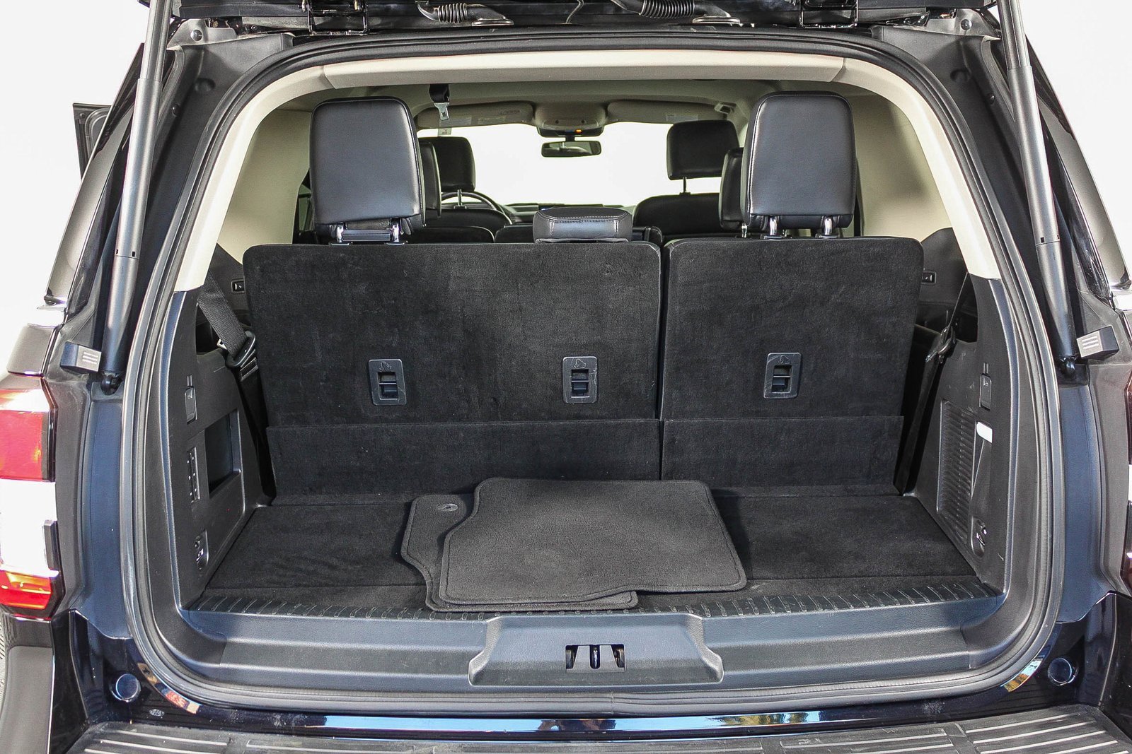 Used 2024 Ford Expedition XLT image 28