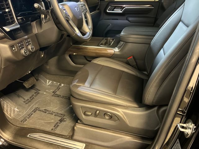 Used 2025 Chevrolet Silverado 2500 LT w/ Trail Boss Package AWD/4WD image 5