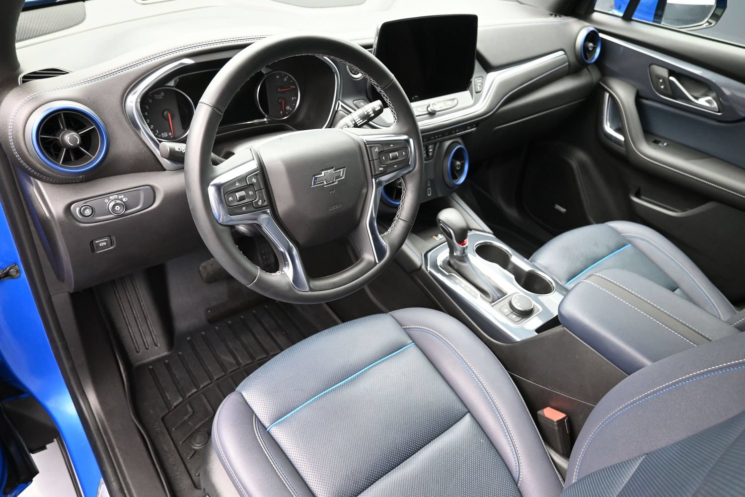 Used 2024 Chevrolet Blazer RS w/ Driver Confidence II Package FWD image 22