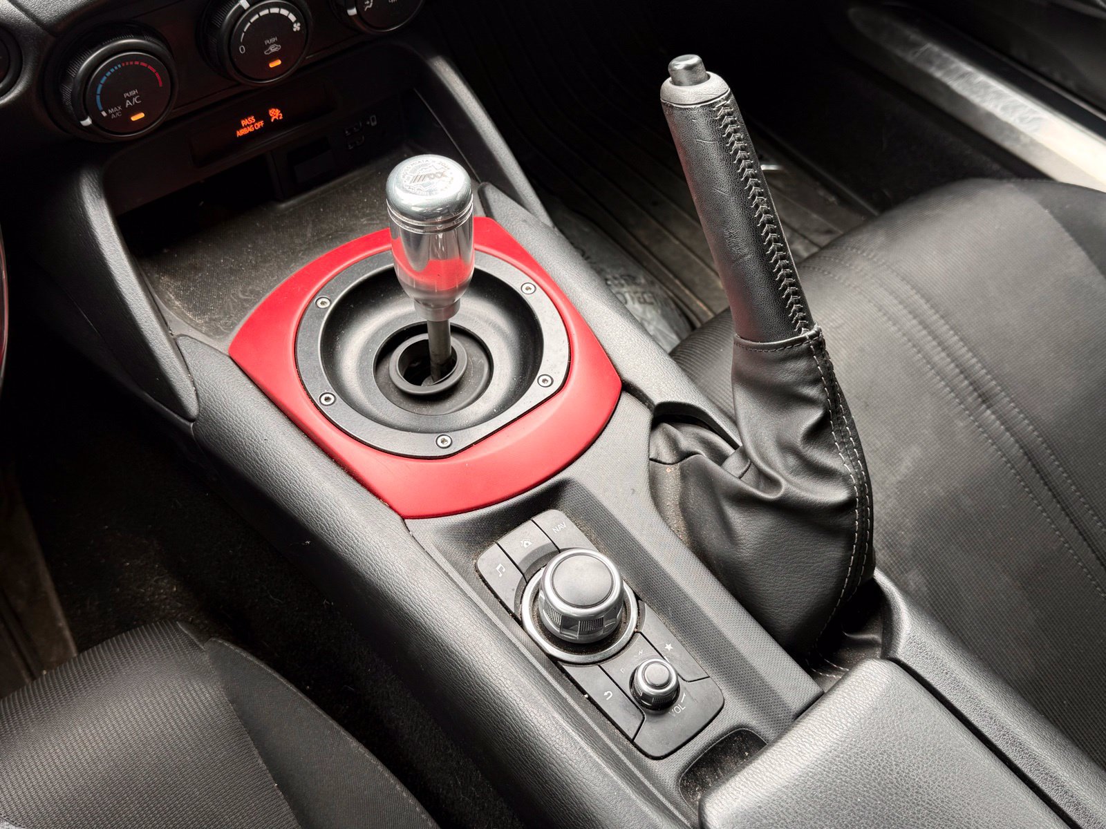 Used 2020 MAZDA MX-5 Miata Sport RWD image 39