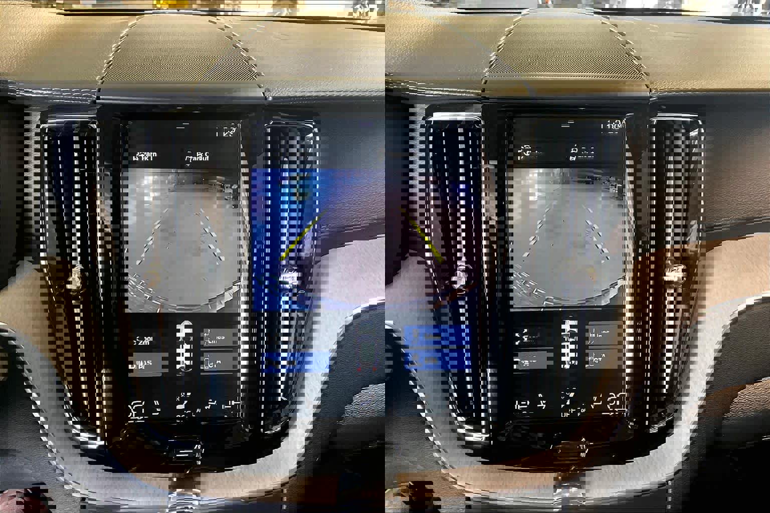 Used 2018 Volvo XC60 T5 Inscription w/ Convenience Package image 27