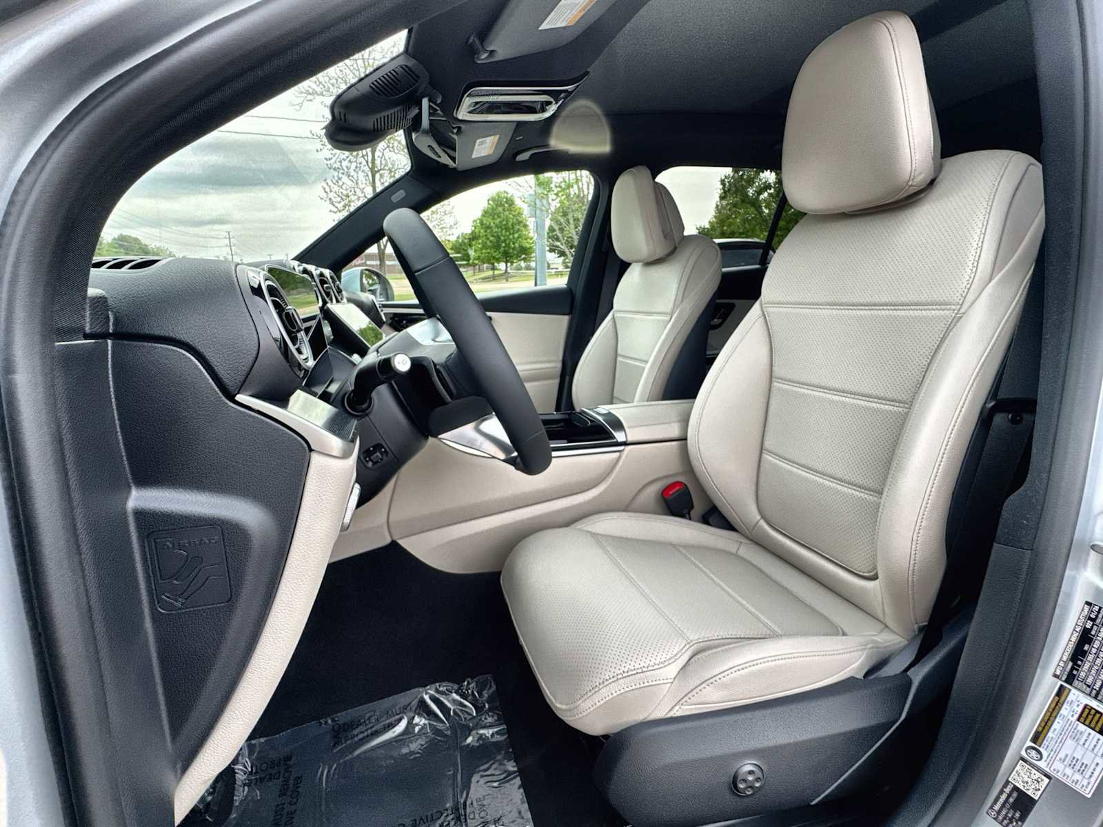 New 2026 Mercedes-Benz GLC 300 image 3