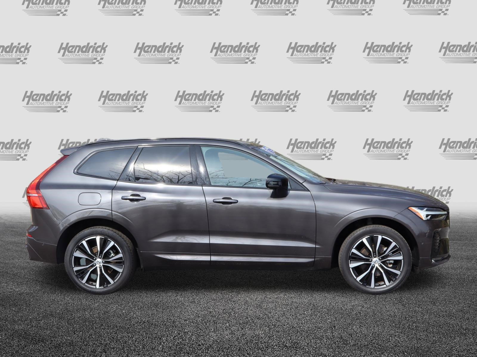 Used 2025 Volvo XC60 B5 Plus image 10