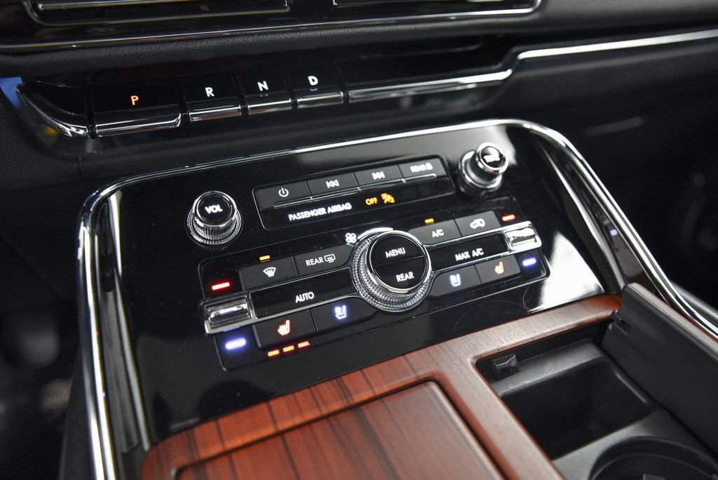 Used 2023 Lincoln Navigator Reserve image 22