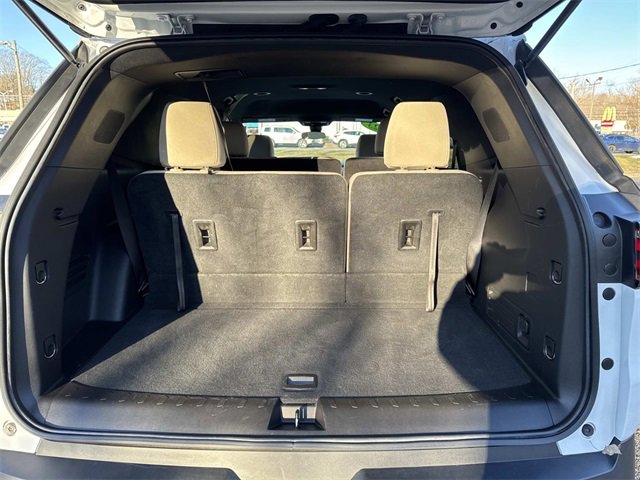 Used 2023 Chevrolet Traverse LS image 26