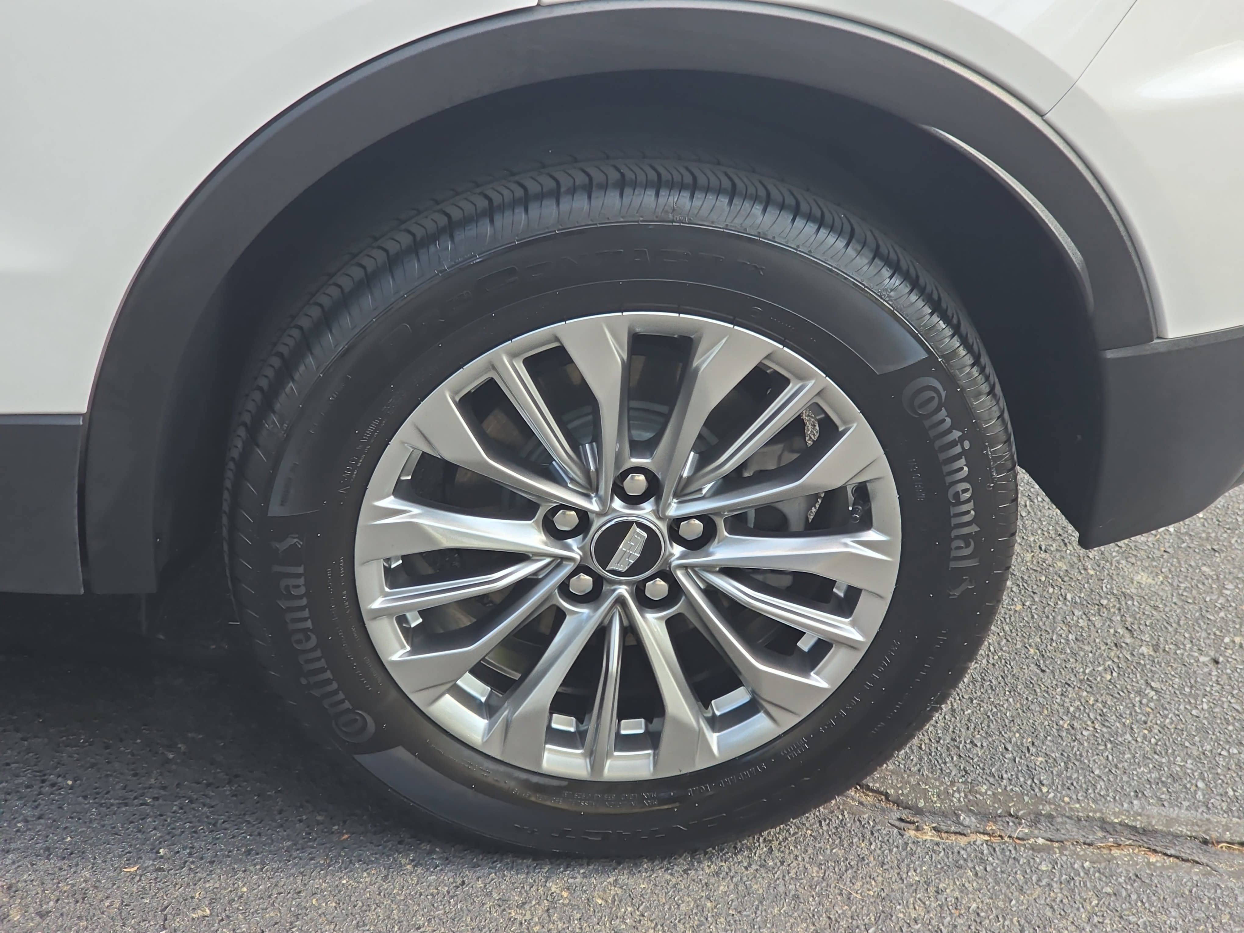 Used 2024 Cadillac XT4 Premium Luxury w/ Technology Package FWD image 35