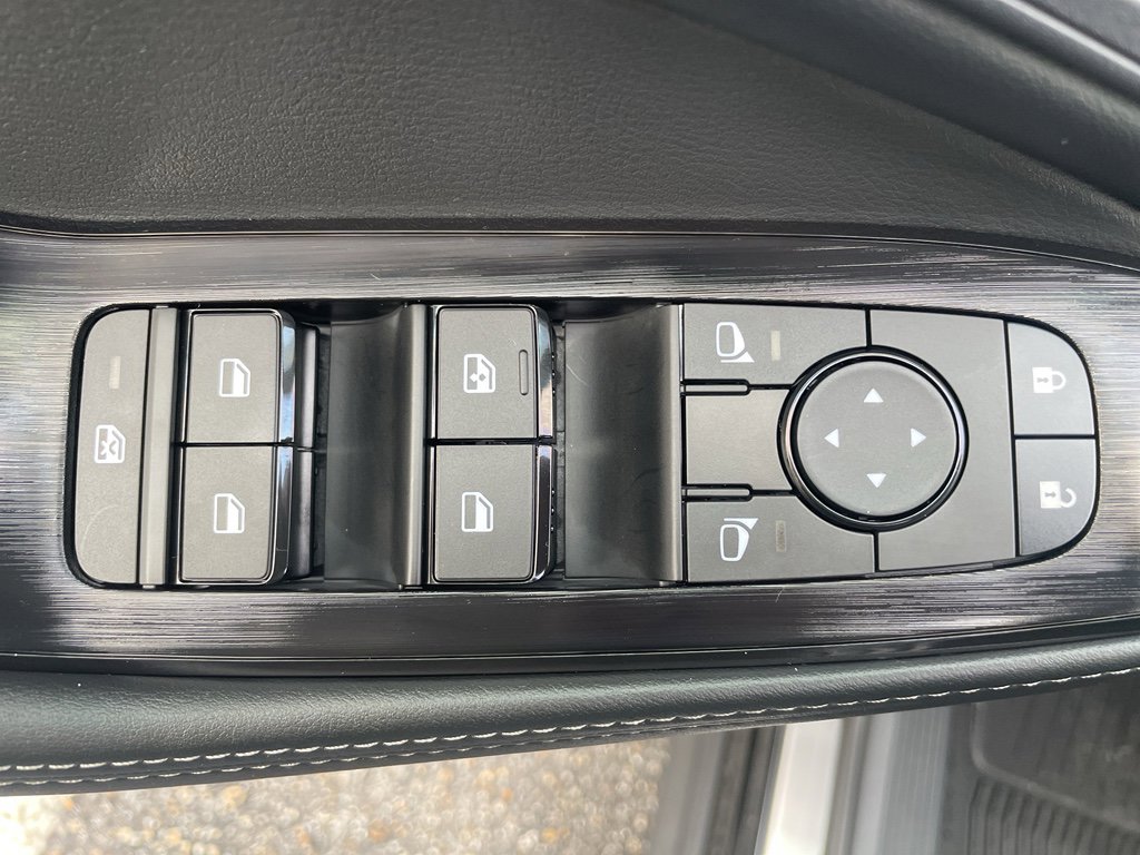 New 2026 Nissan Rogue SV image 9