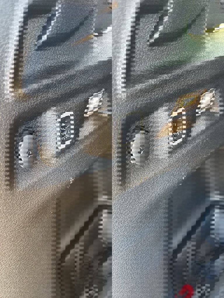 Used 2022 Jeep Grand Cherokee L Laredo w/ Luxury Tech Group I image 35