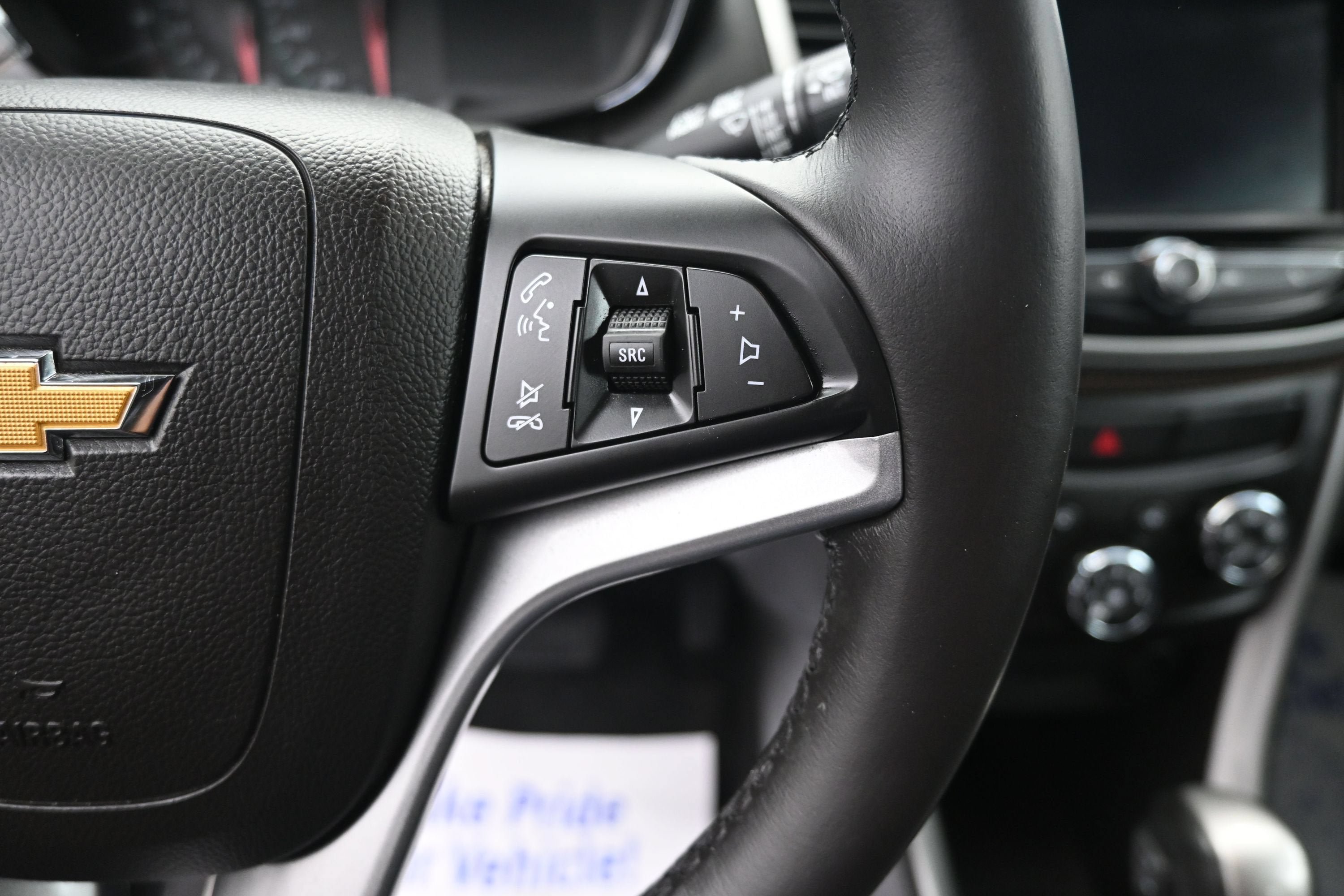 Used 2021 Chevrolet Trax LT w/ Driver Confidence Package AWD/4WD image 13