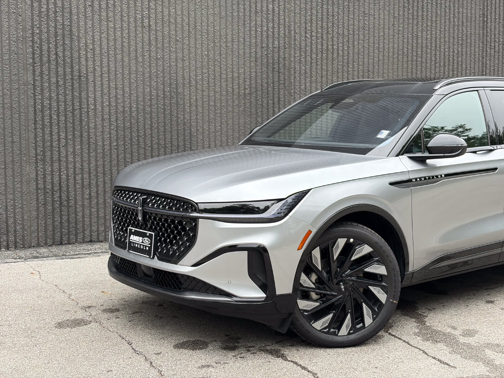 New 2026 Lincoln Nautilus Reserve AWD/4WD image 2