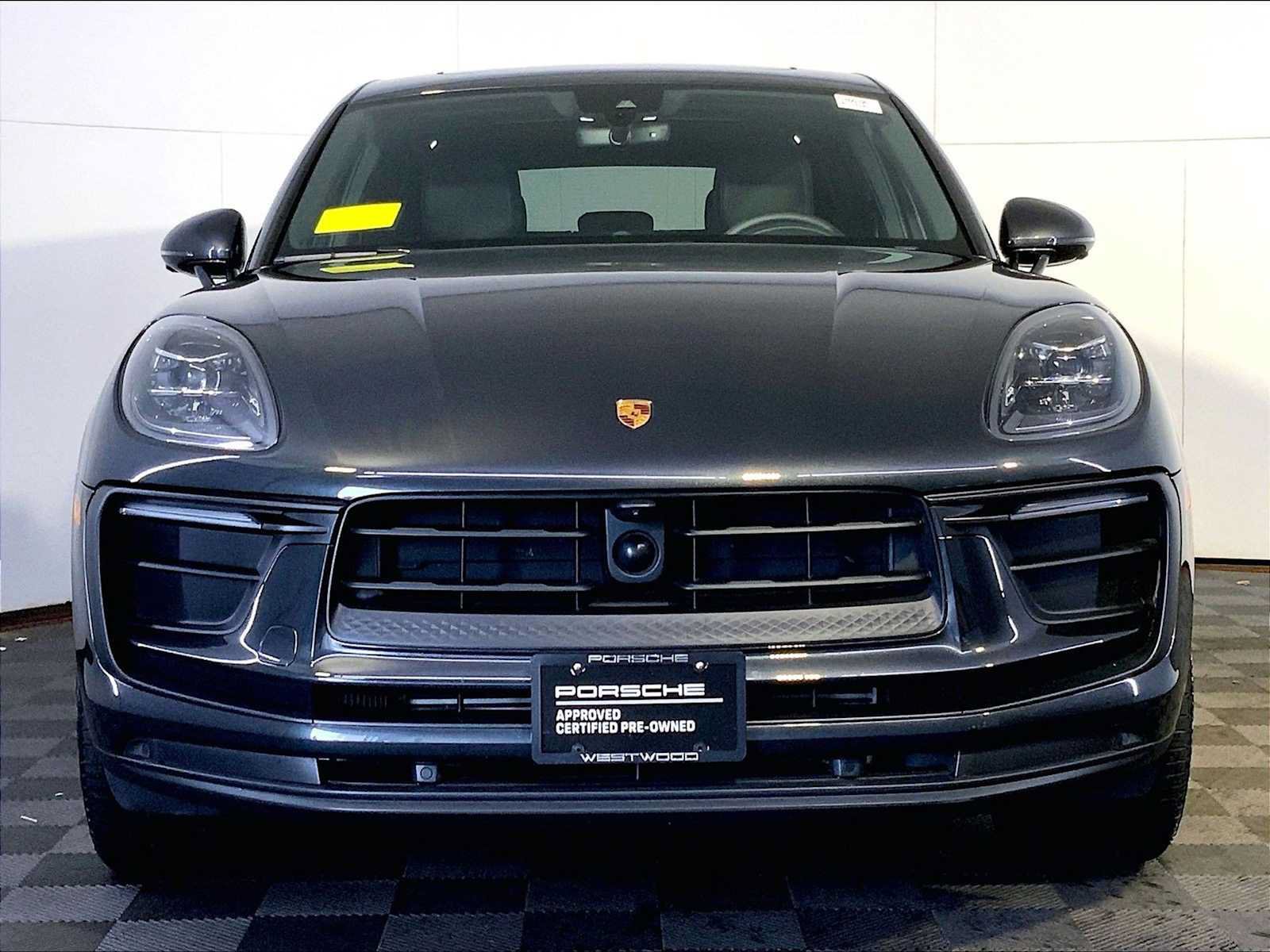 Certified 2026 Porsche Macan AWD/4WD image 10