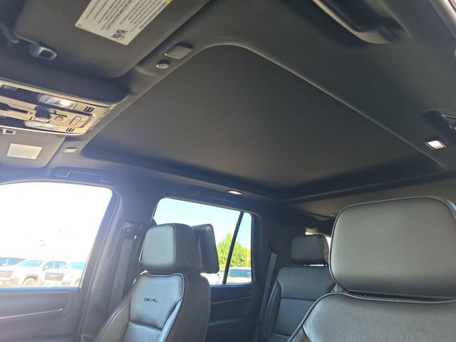 Used 2021 GMC Yukon Denali w/ Denali Ultimate Package AWD/4WD image 17