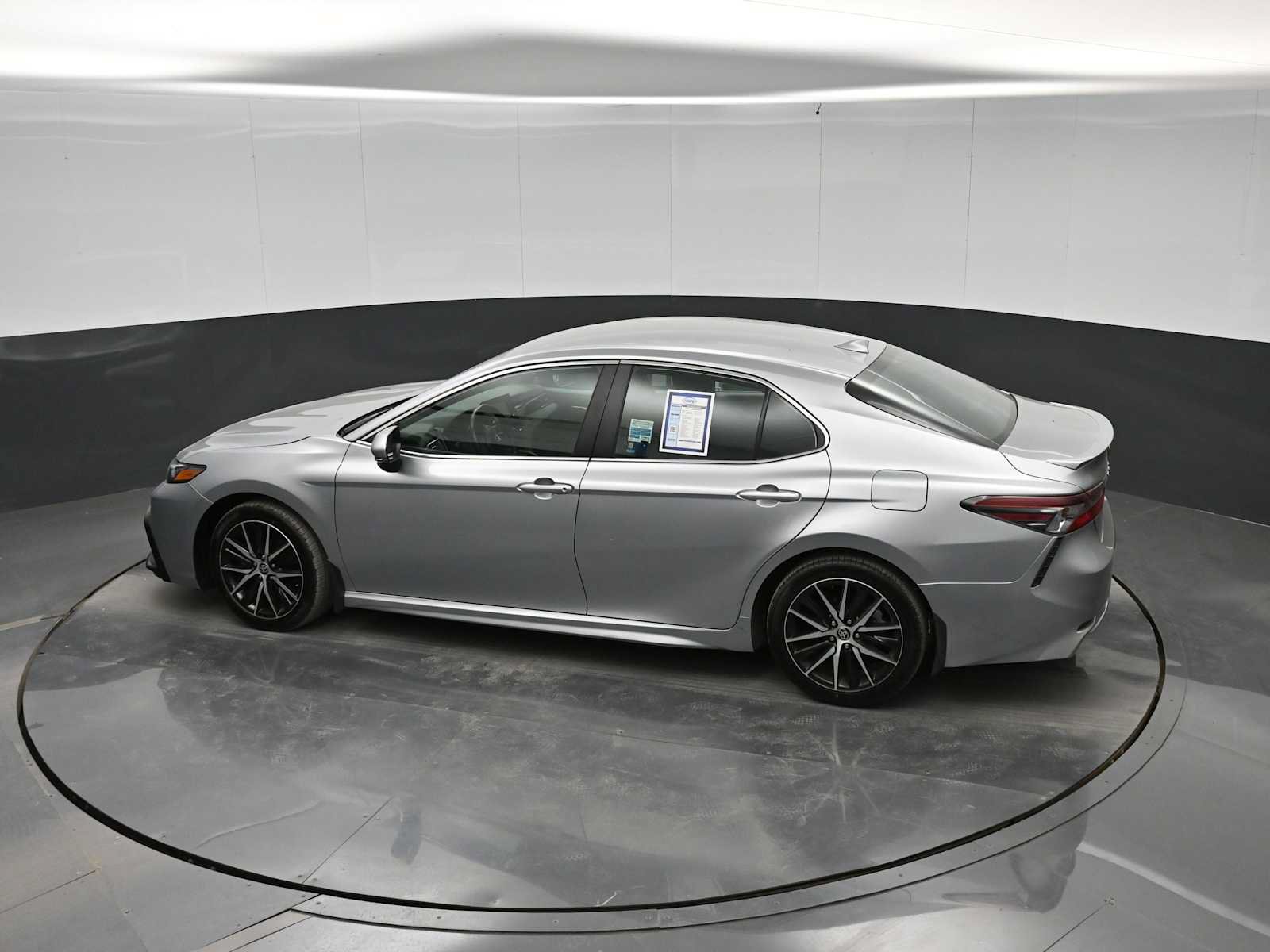 Used 2024 Toyota Camry SE FWD image 27