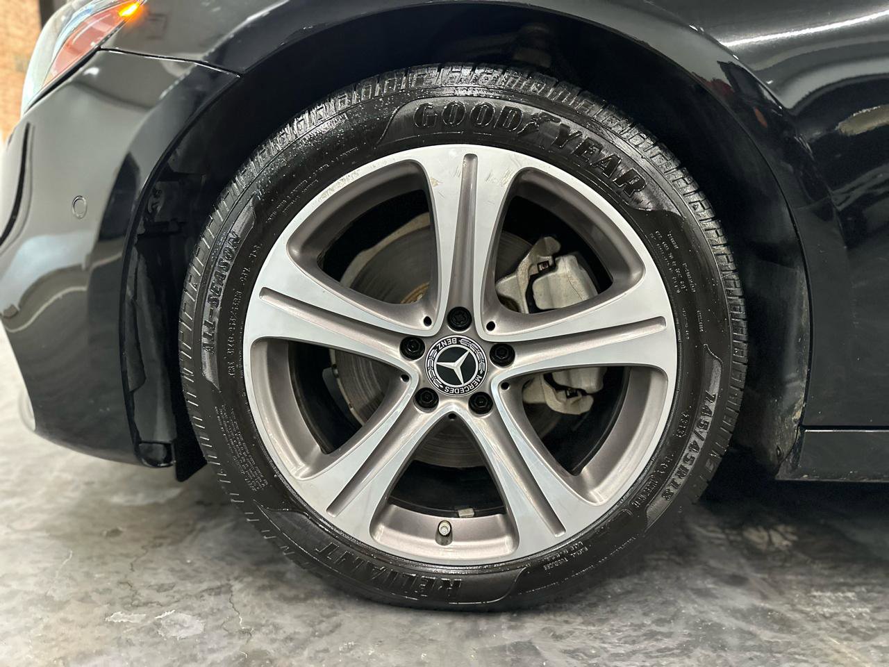 Used 2019 Mercedes-Benz E 300 4MATIC w/ Premium 1 Package image 9