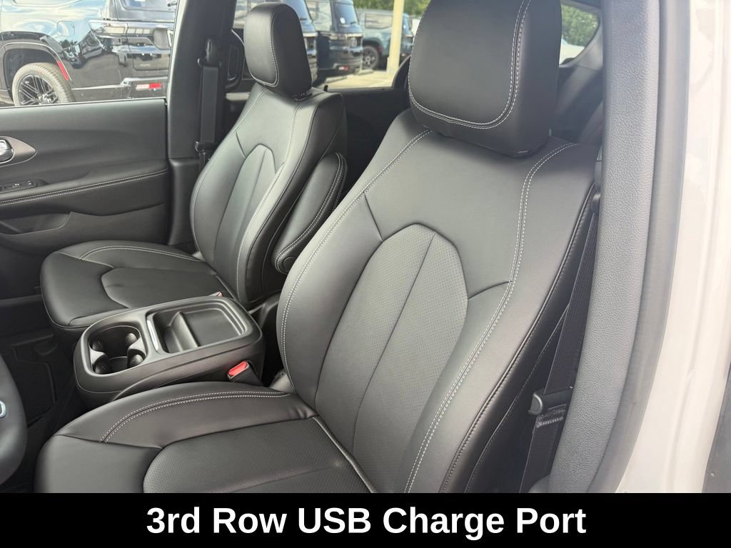 New 2027 Chrysler Pacifica Select w/ Family Tech Group FWD image 24