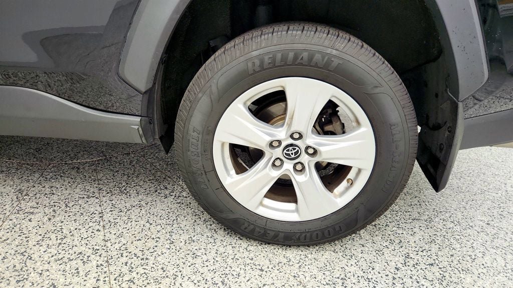 Used 2019 Toyota RAV4 XLE image 9