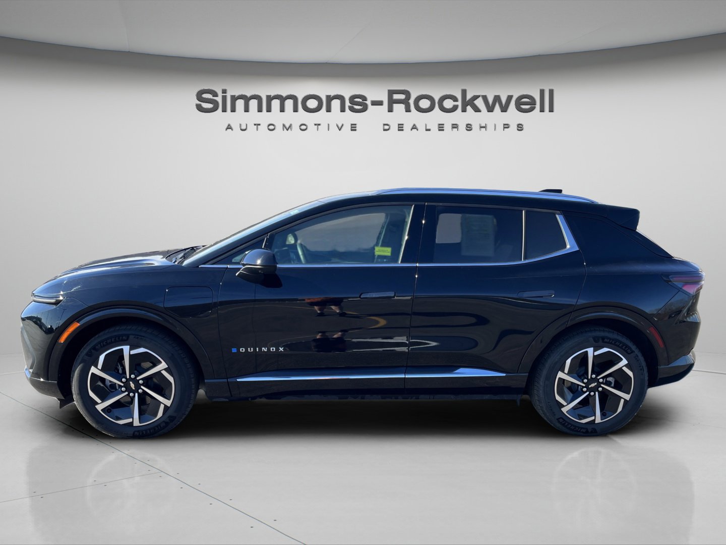 Used 2025 Chevrolet Equinox EV LT image 4