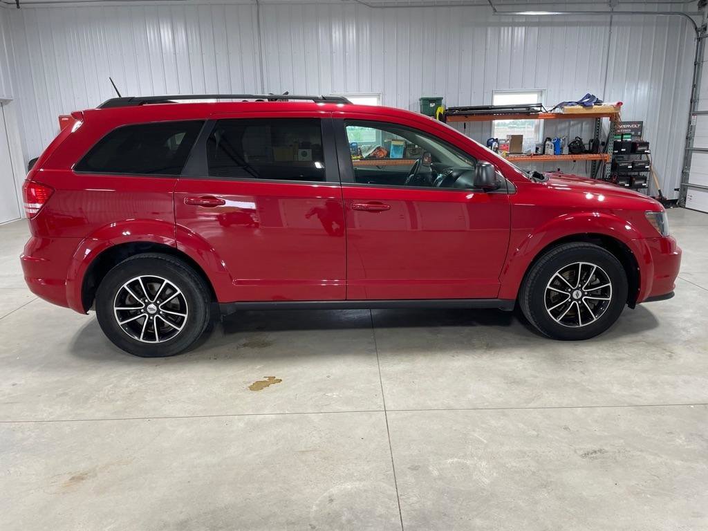 Used 2018 Dodge Journey SE w/ Blacktop Package FWD image 8
