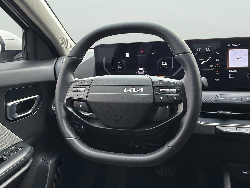 Certified 2025 Kia K4 EX image 19