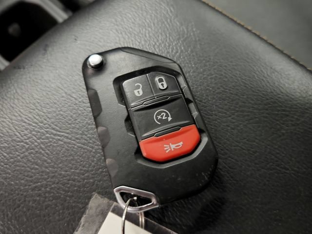 Used 2025 Jeep Wrangler Unlimited Sahara AWD/4WD image 26