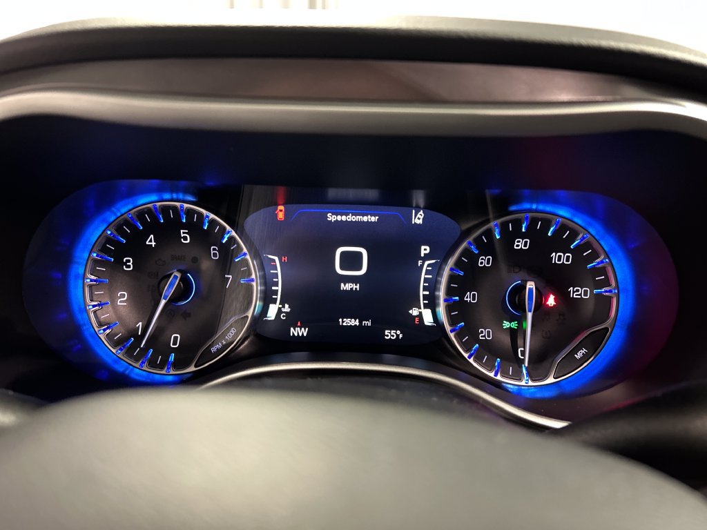 Used 2026 Chrysler Pacifica Select FWD image 16