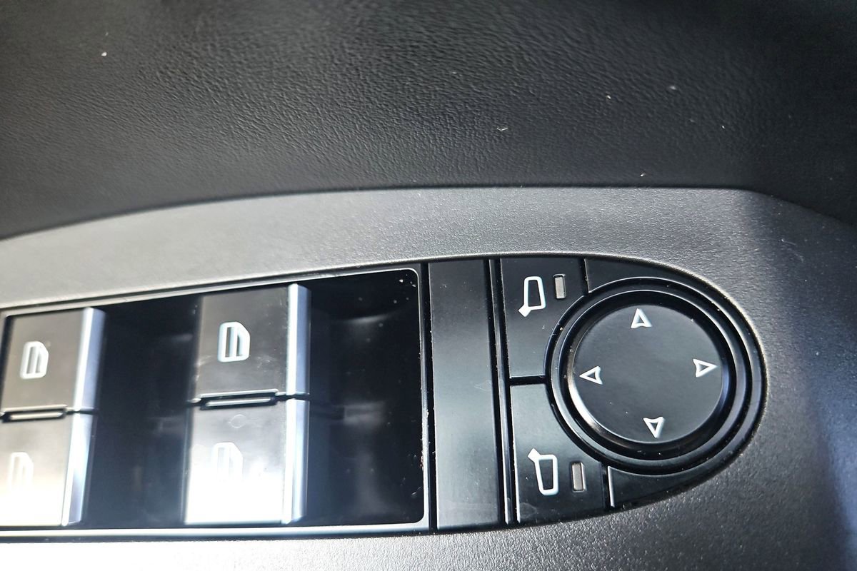 Used 2021 MAZDA MAZDA3 s image 33