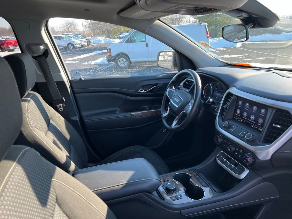 Used 2023 GMC Acadia SLE w/ Driver Convenience Package image 9