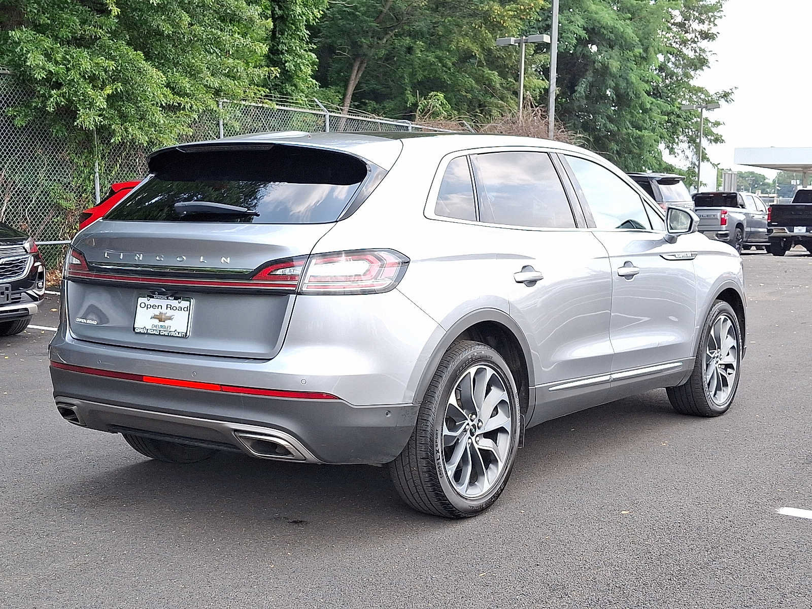 Used 2022 Lincoln Nautilus Reserve AWD/4WD image 6