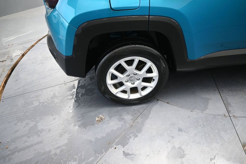 Used 2020 Jeep Renegade Latitude w/ Cold Weather Group AWD/4WD image 22