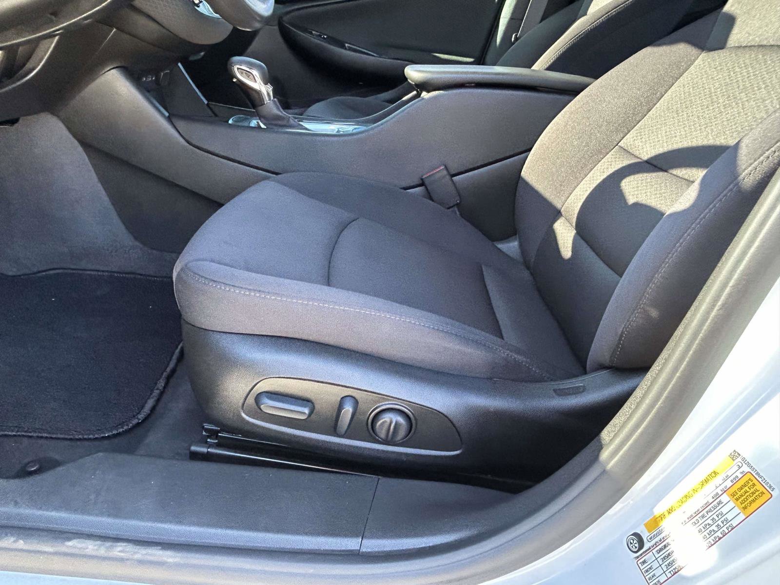 Used 2022 Chevrolet Malibu RS image 16