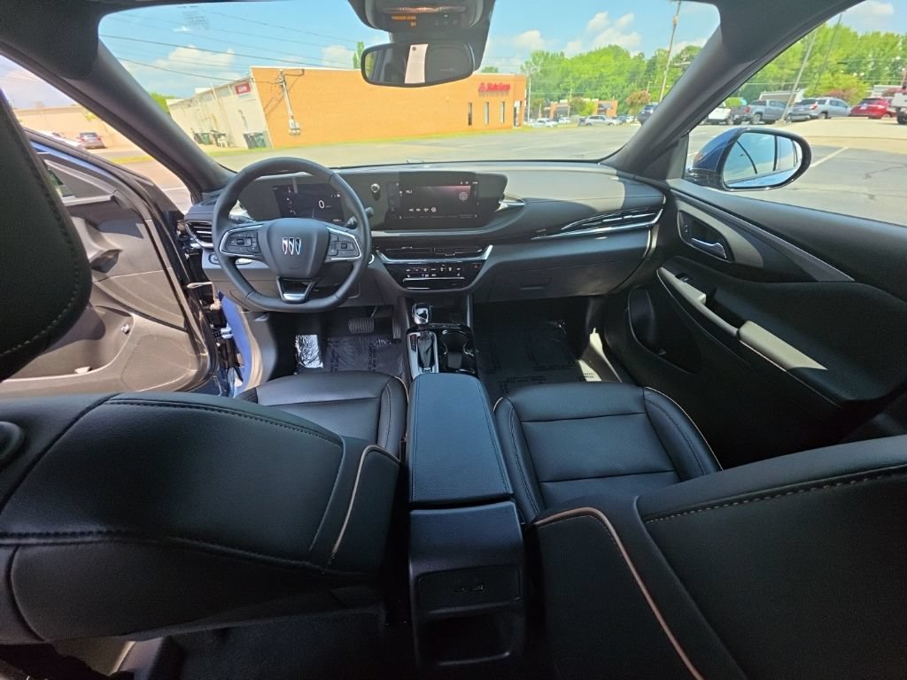 Certified 2025 Buick Envista Avenir FWD image 19