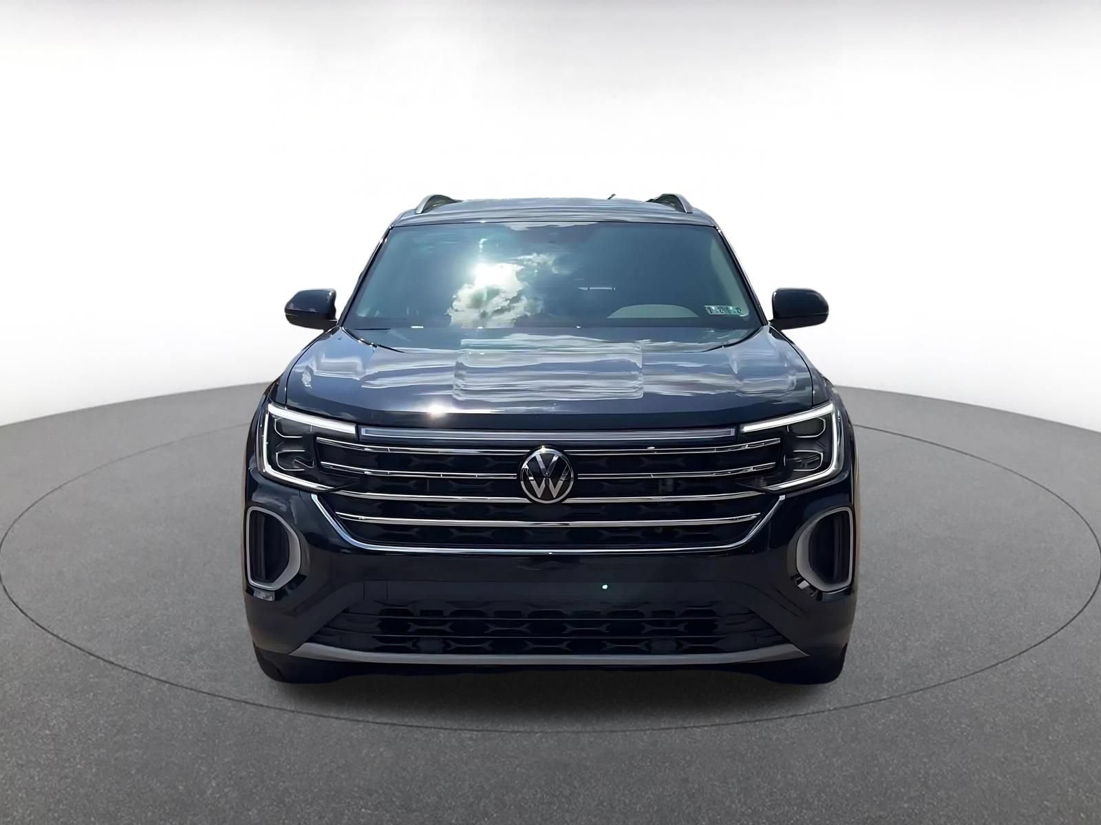 Used 2026 Volkswagen Atlas SE FWD image 4