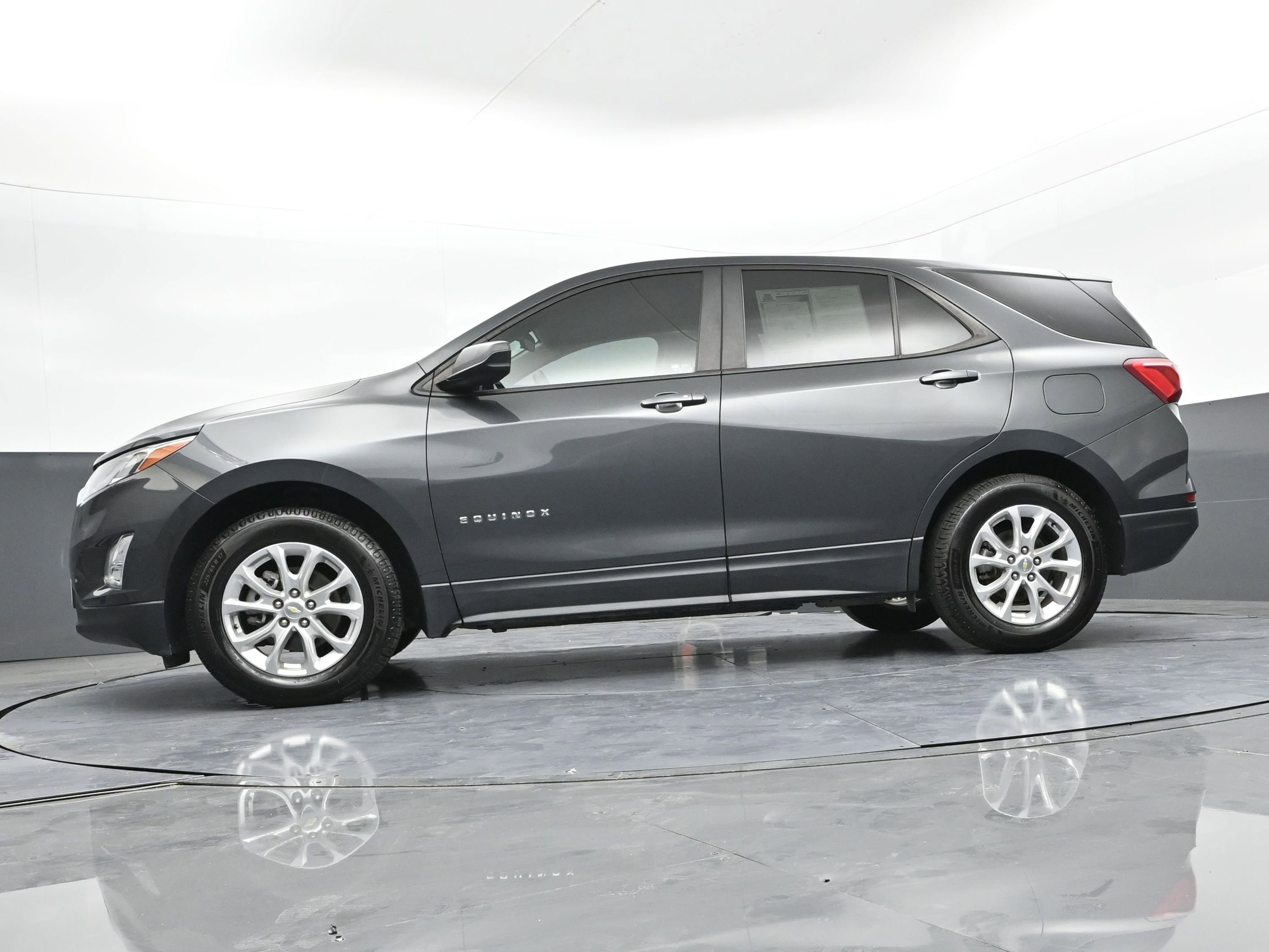 Used 2021 Chevrolet Equinox LS w/ LS Convenience Package image 31