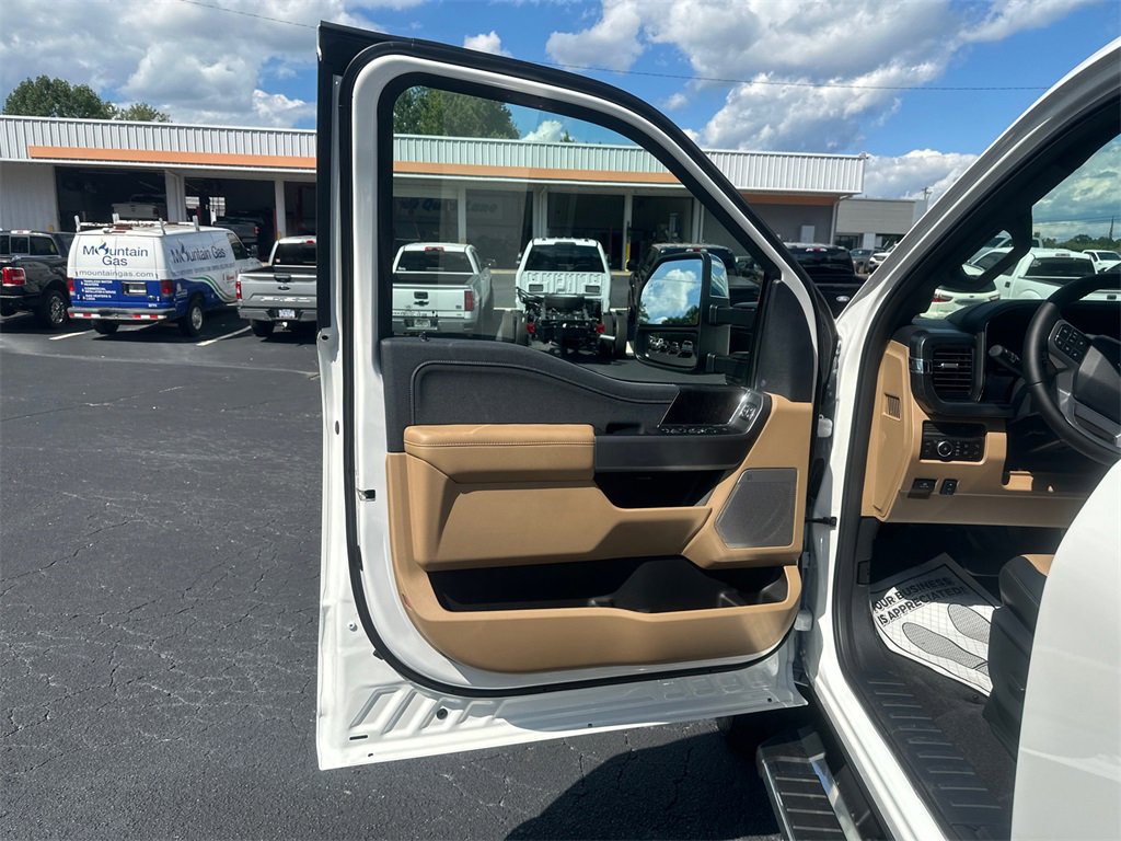 New 2026 Ford F250 Lariat w/ Chrome Package image 16