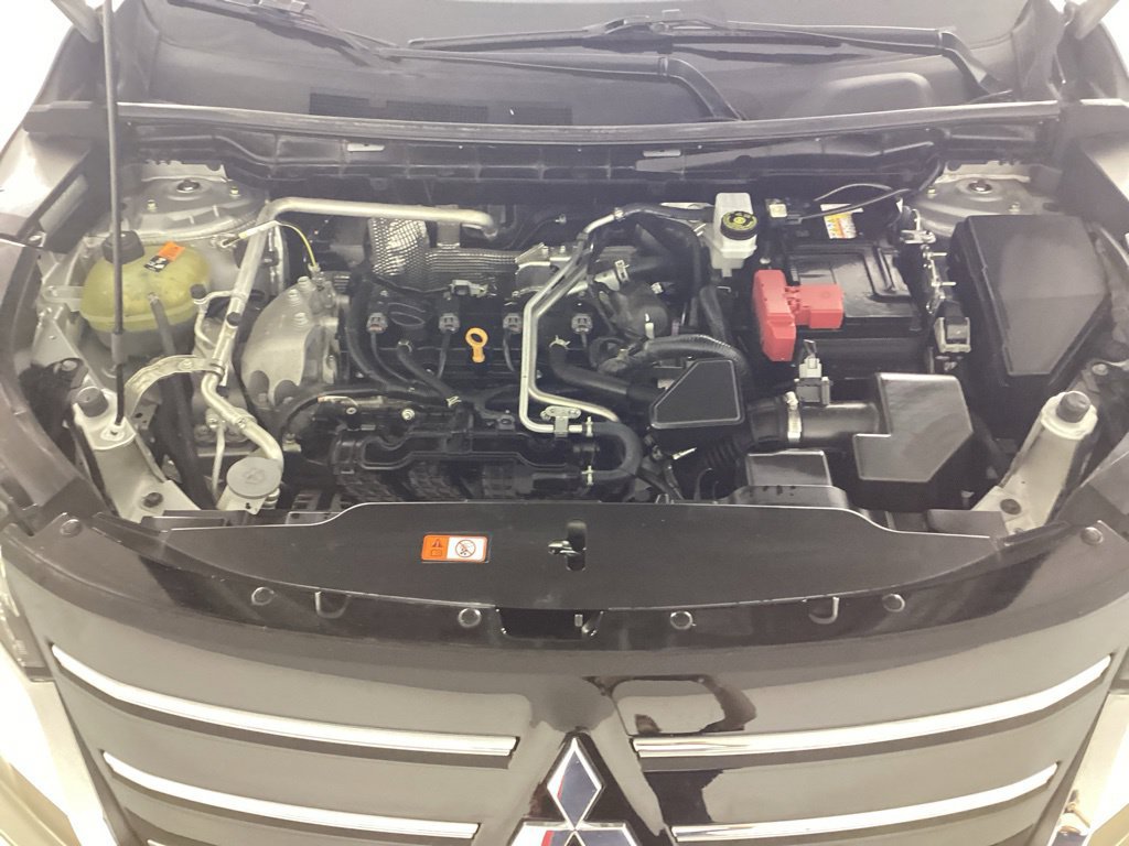 Used 2025 Mitsubishi Outlander SE AWD/4WD image 34
