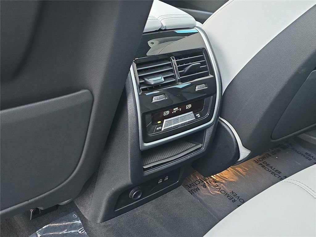 Used 2024 BMW X5 xDrive40i w/ Executive Package image 14