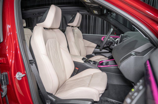 Used 2025 BMW X3 xDrive30i w/ Premium Package image 13