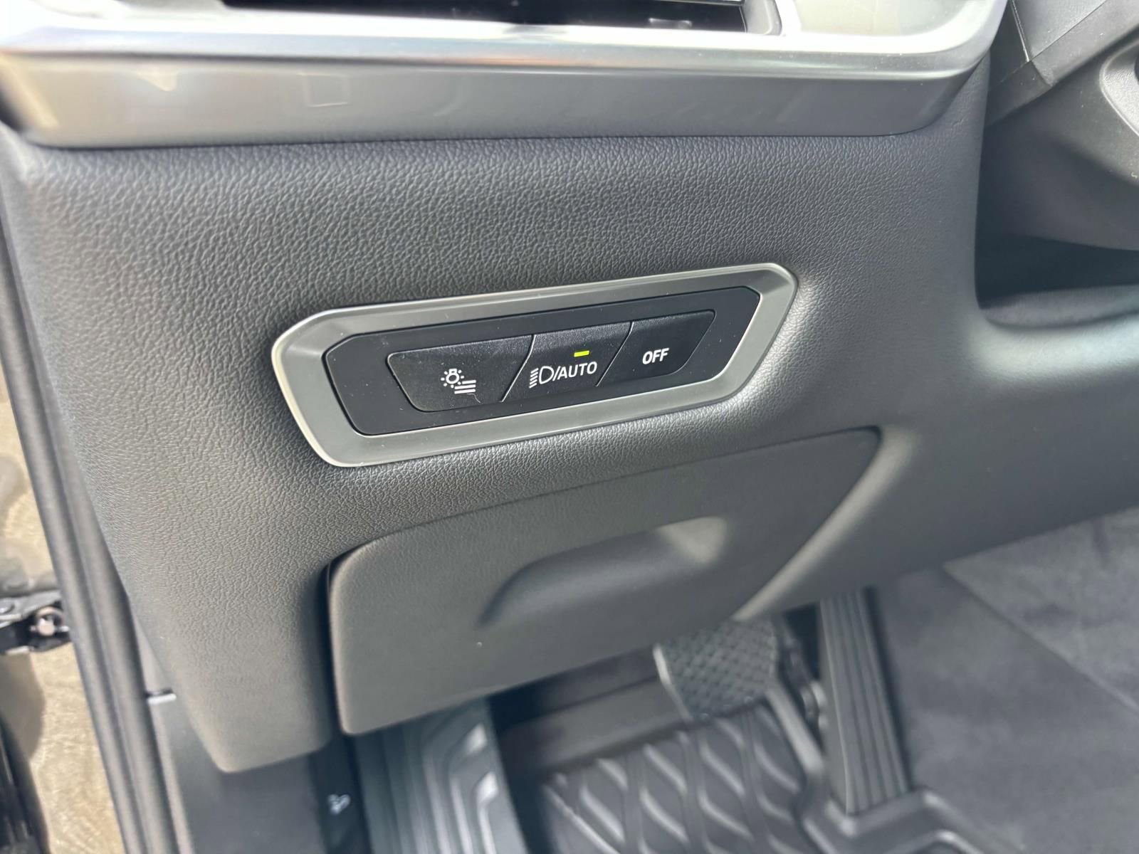 New 2026 BMW X7 xDrive40i w/ Premium Package image 14